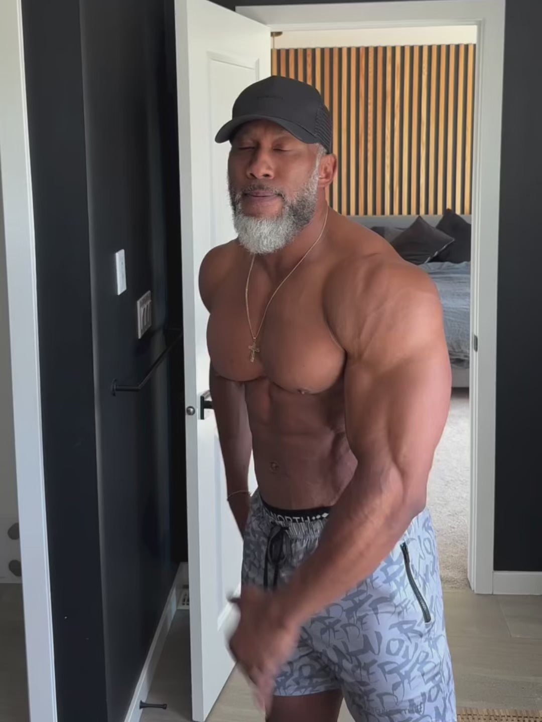 Agile Bodybuilding 4'' Shorts w Zipper Pockets - Gray Graffiti